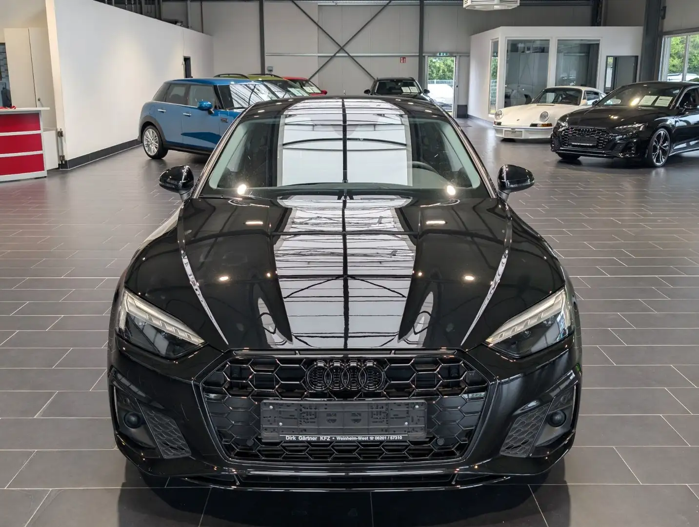Audi A5 Sportback S line 2023 — спереду прямо