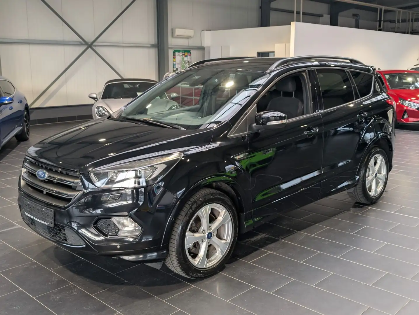 Ford Kuga 2019 — вид спереду
