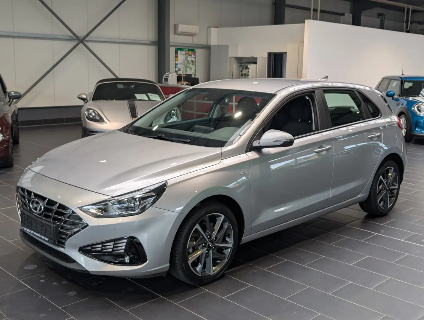Hyundai i30 Mild-Hybrid 2023 — вид спереду