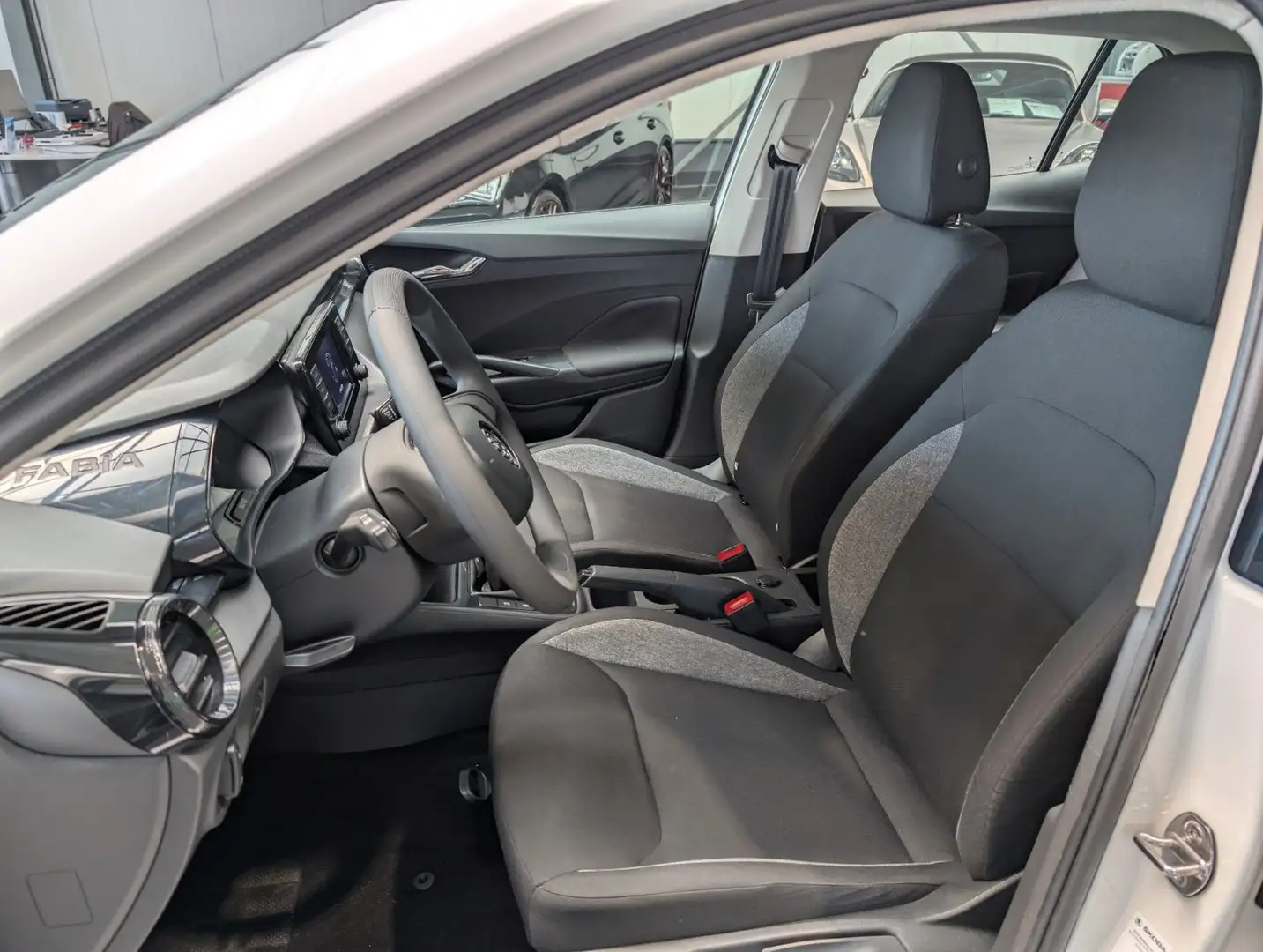 Škoda Fabia 2023 — інтер'єр