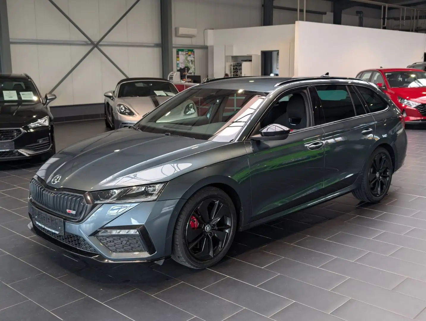 Škoda Octavia RS Combi 2021 — вид спереду