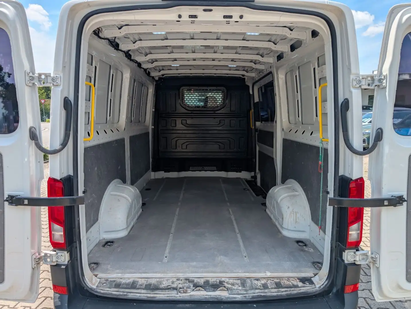 VW Crafter 2022 — вантажний відсік