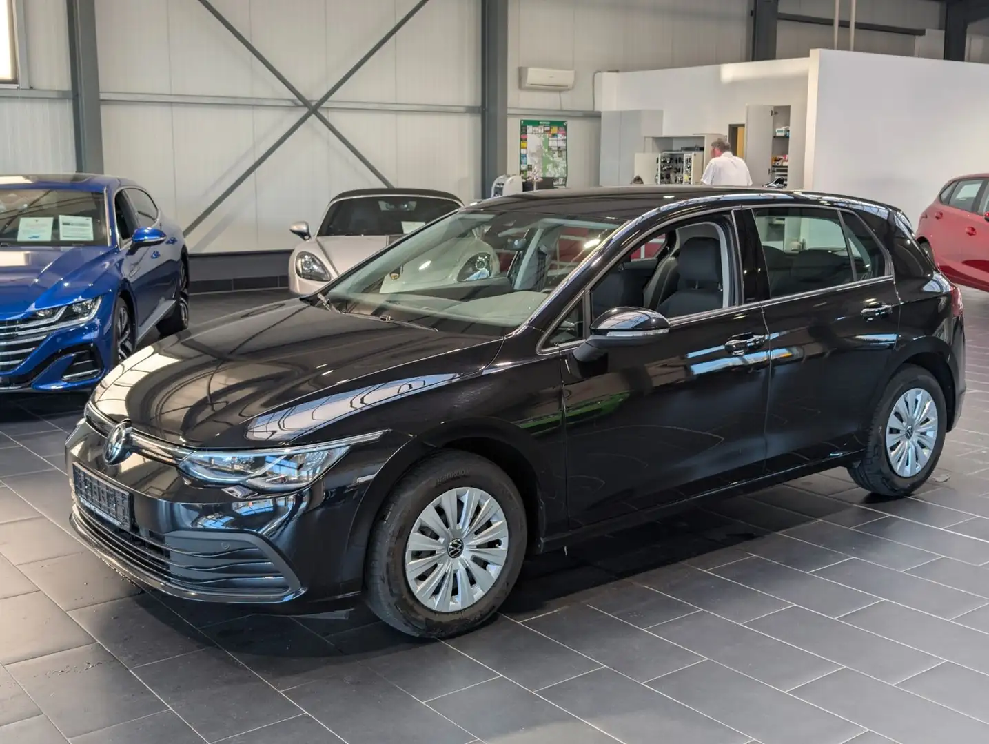 VW Golf 8 2022 — вид спереду