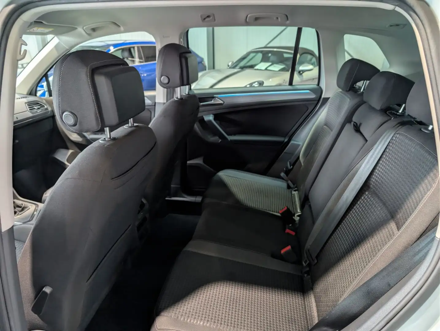 VW Tiguan Life 2022 — задні сидіння